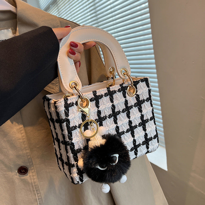 Hand-held Niche Design Woolen
