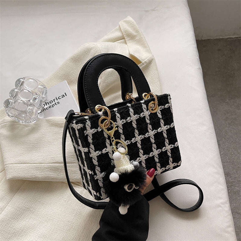 Hand-held Niche Design Woolen