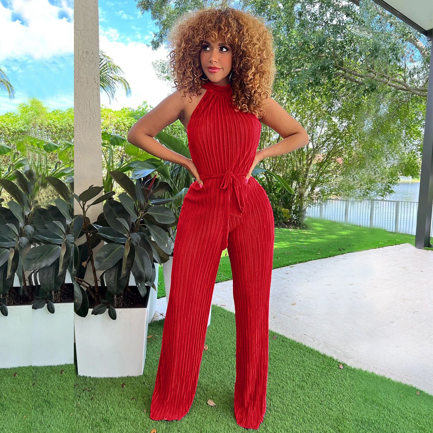 Fashion Sleeveless Pleated Jumpsuit