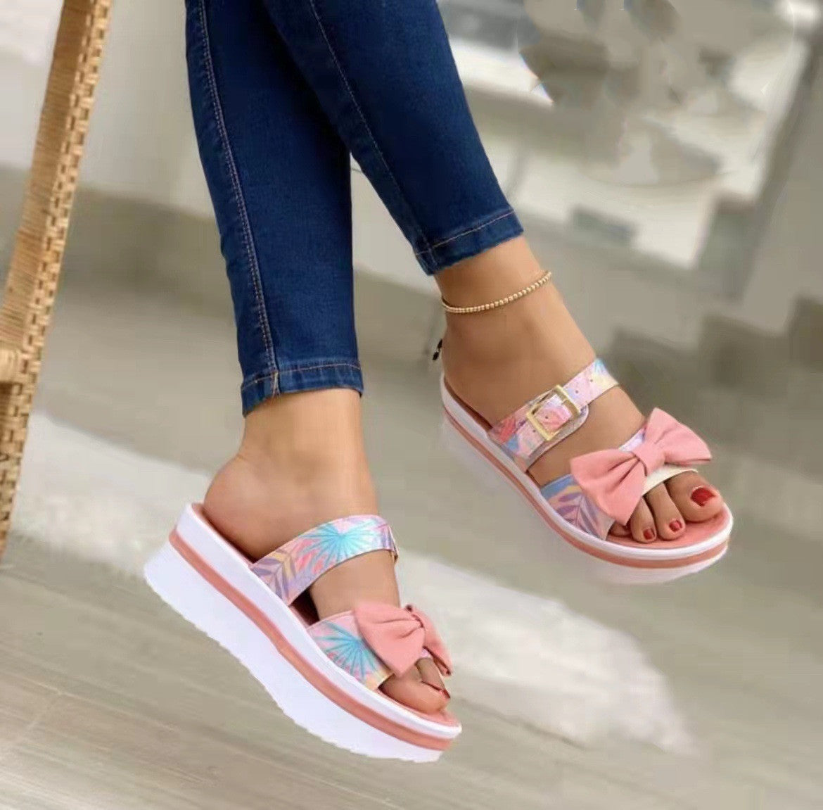 Colorful Bow Round Toe Platform Leather Sandals