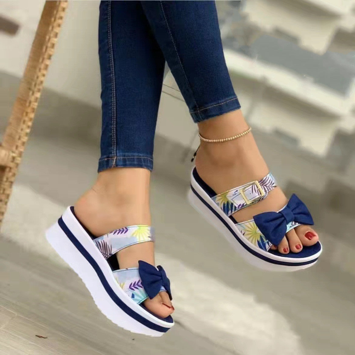 Colorful Bow Round Toe Platform Leather Sandals