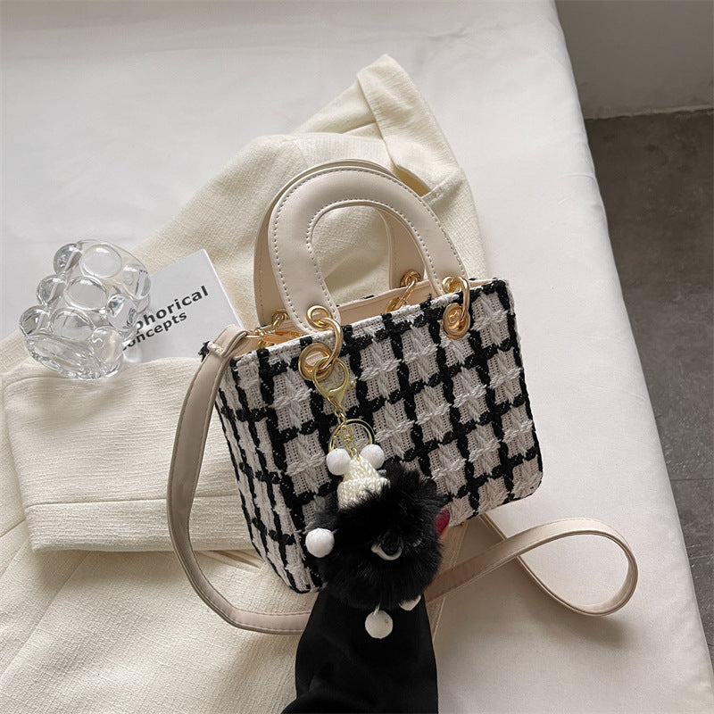 Hand-held Niche Design Woolen