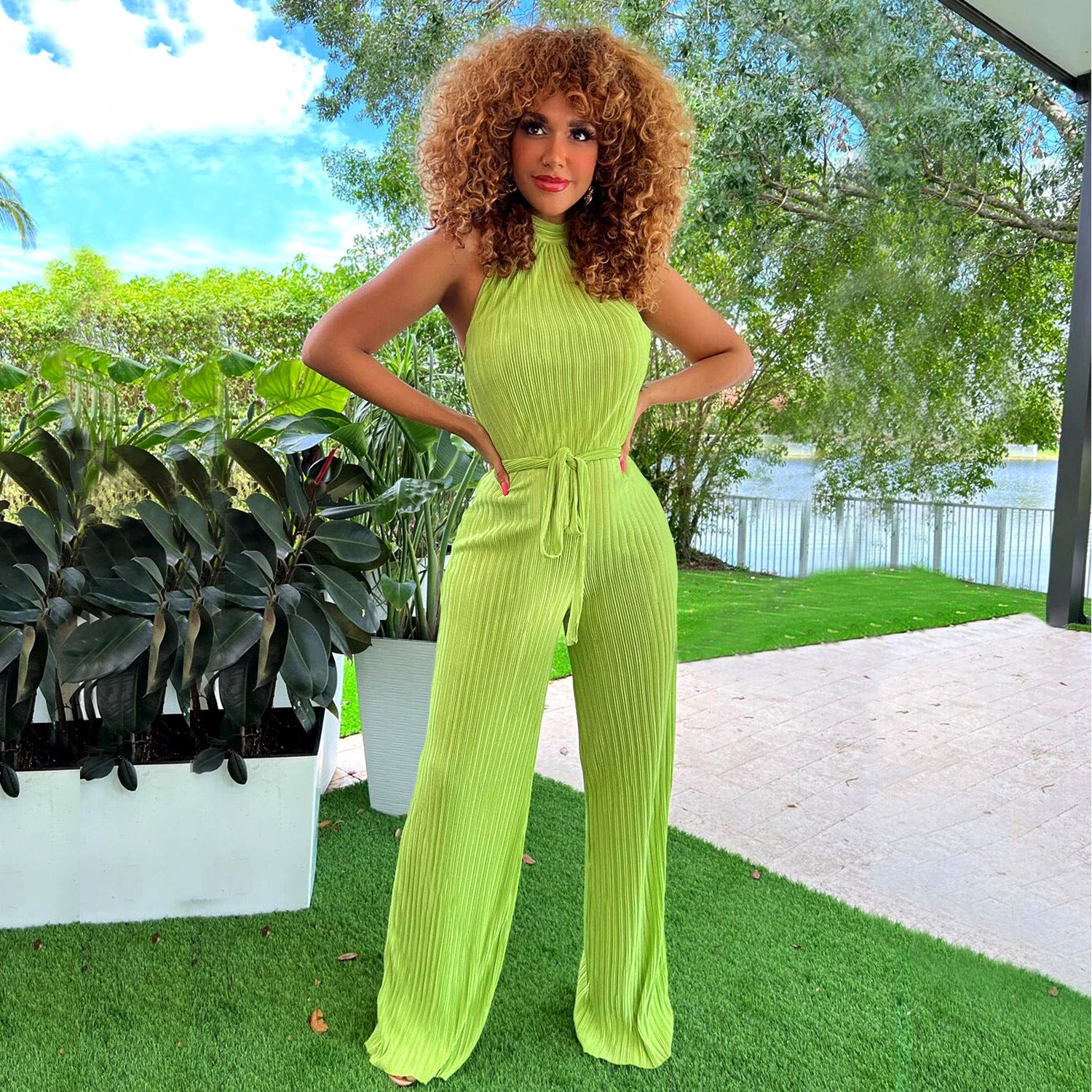 Fashion Sleeveless Pleated Jumpsuit
