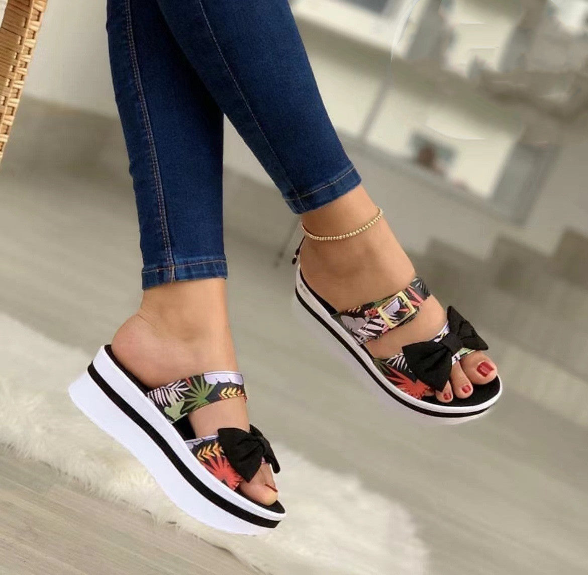 Colorful Bow Round Toe Platform Leather Sandals